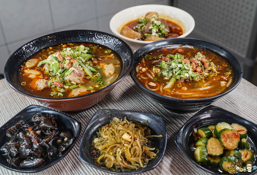 酸辣粉 牛肉麵 排骨 麻辣 砂鍋 巷弄 高雄美食 老巷子重慶特色小吃