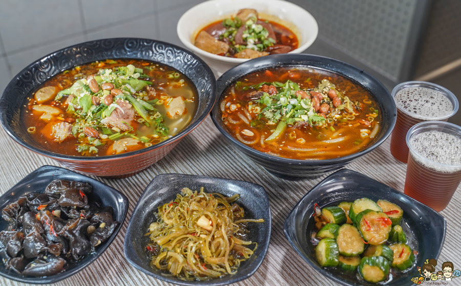 酸辣粉 牛肉麵 排骨 麻辣 砂鍋 巷弄 高雄美食 老巷子重慶特色小吃