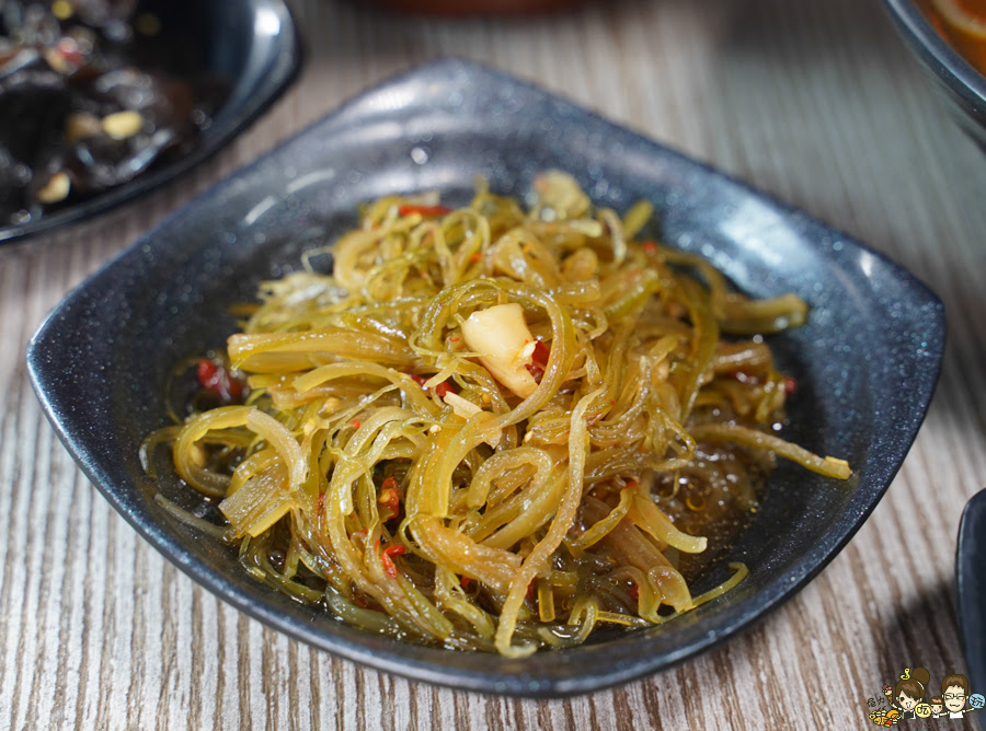 酸辣粉 牛肉麵 排骨 麻辣 砂鍋 巷弄 高雄美食 老巷子重慶特色小吃