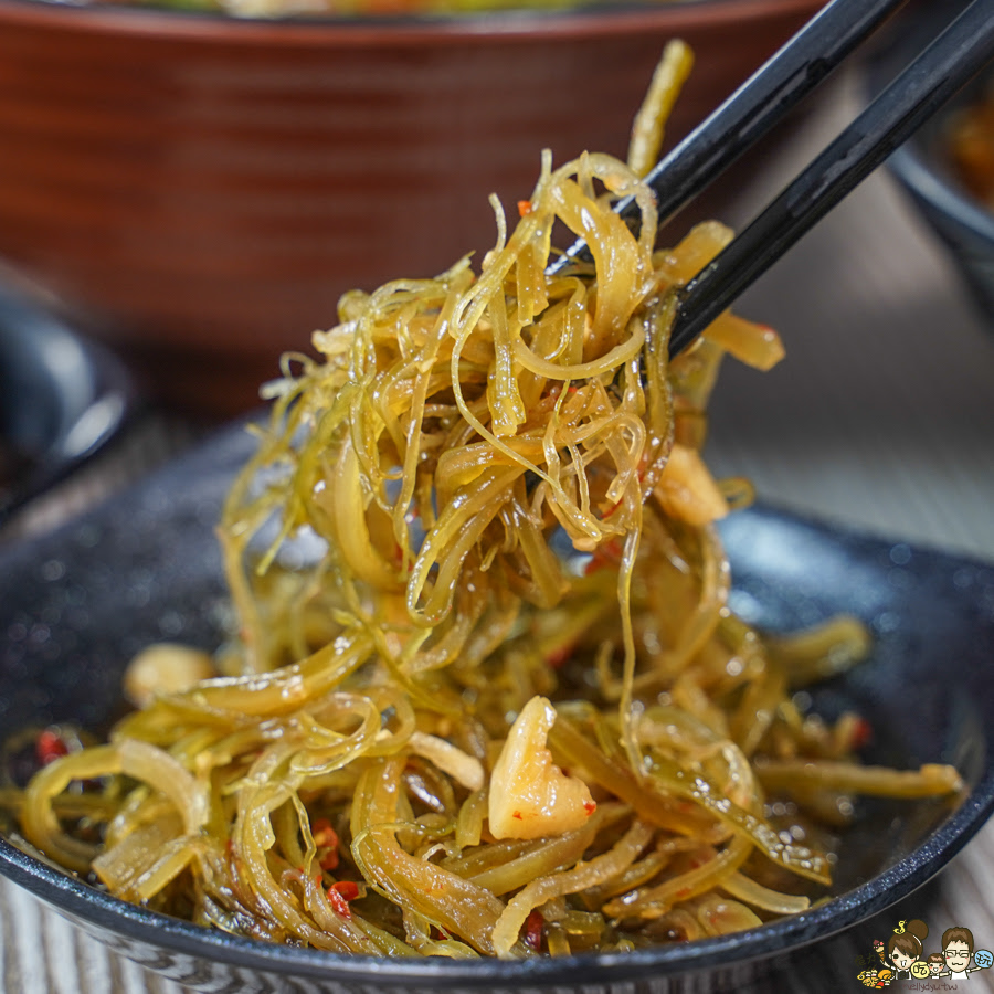 酸辣粉 牛肉麵 排骨 麻辣 砂鍋 巷弄 高雄美食 老巷子重慶特色小吃