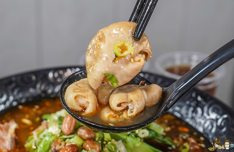 酸辣粉 牛肉麵 排骨 麻辣 砂鍋 巷弄 高雄美食 老巷子重慶特色小吃