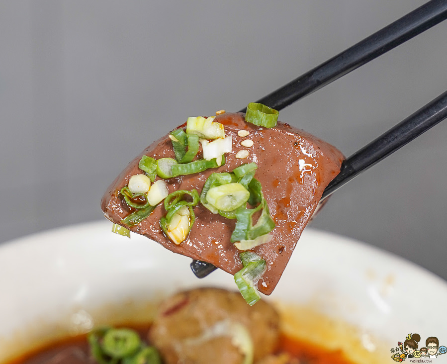 酸辣粉 牛肉麵 排骨 麻辣 砂鍋 巷弄 高雄美食 老巷子重慶特色小吃