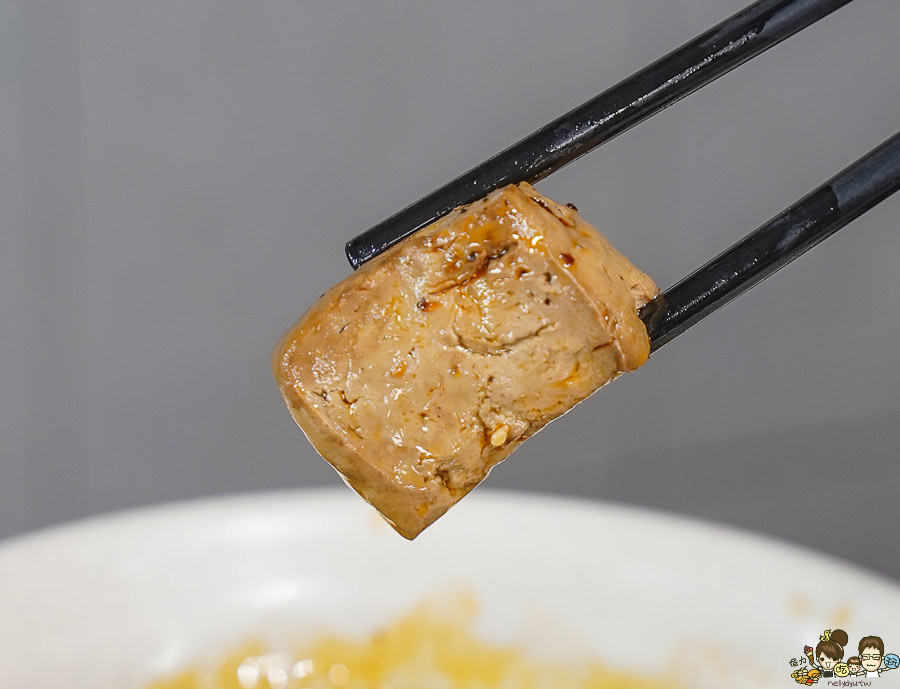酸辣粉 牛肉麵 排骨 麻辣 砂鍋 巷弄 高雄美食 老巷子重慶特色小吃
