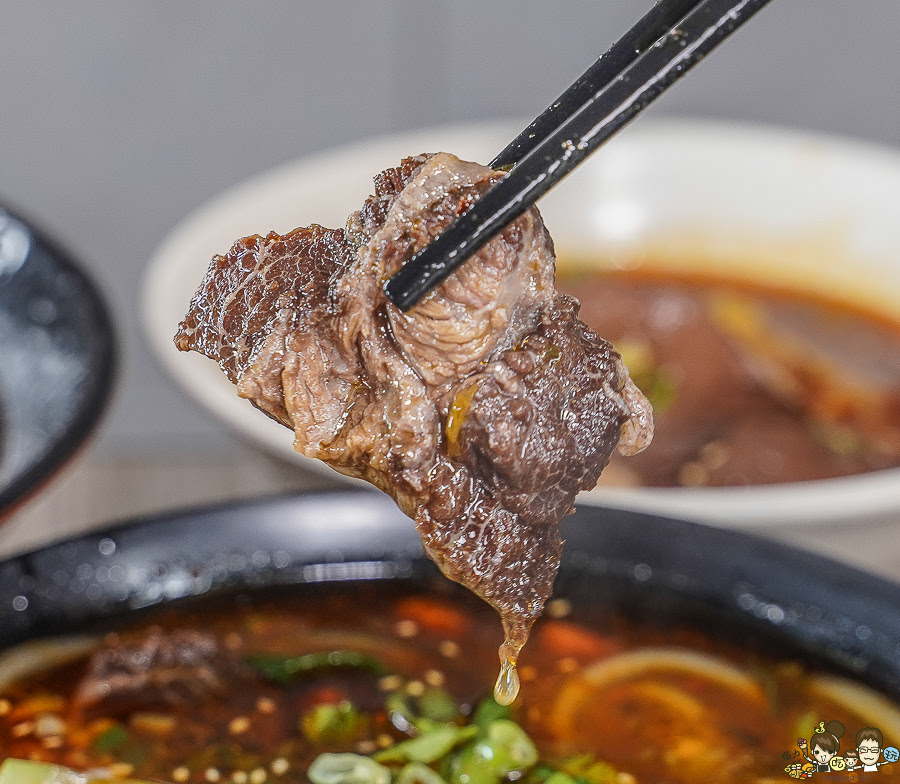 酸辣粉 牛肉麵 排骨 麻辣 砂鍋 巷弄 高雄美食 老巷子重慶特色小吃
