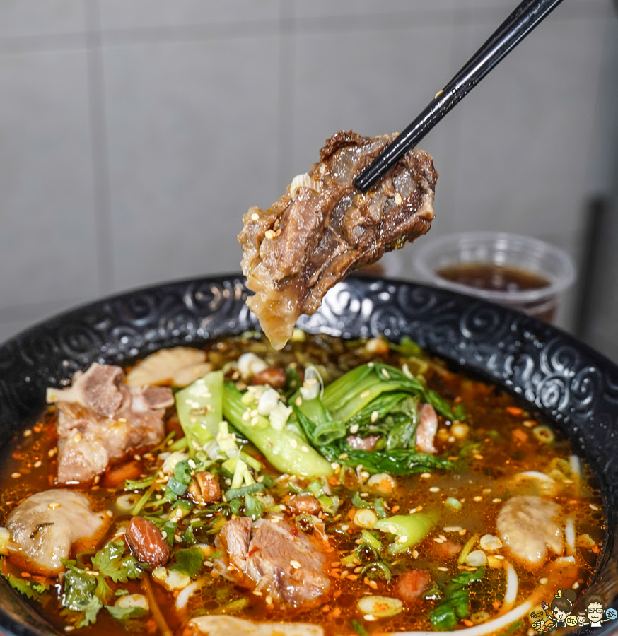 酸辣粉 牛肉麵 排骨 麻辣 砂鍋 巷弄 高雄美食 老巷子重慶特色小吃