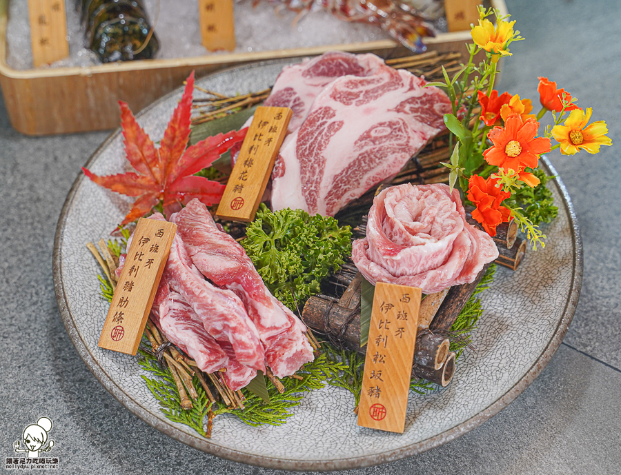 明燒肉 高雄燒肉 包廂 海鮮 活撈 日本和牛 聚餐 約會 慶生 儀式感 好停車 