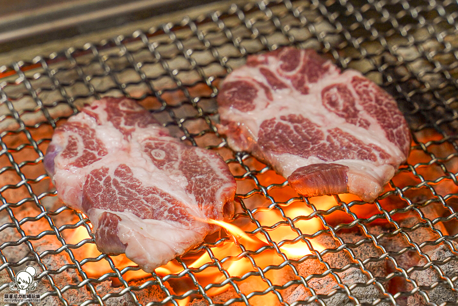 明燒肉 高雄燒肉 包廂 海鮮 活撈 日本和牛 聚餐 約會 慶生 儀式感 好停車 