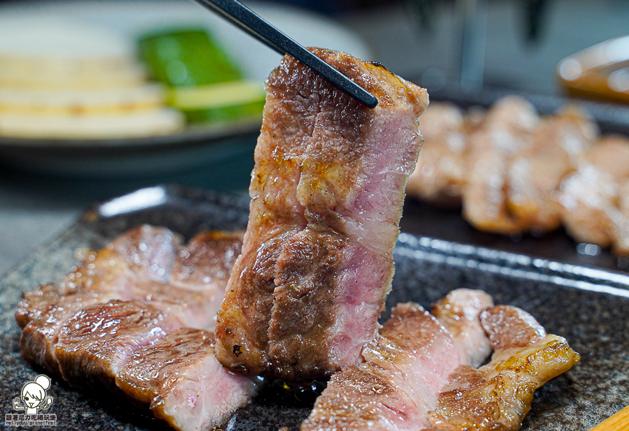 明燒肉 高雄燒肉 包廂 海鮮 活撈 日本和牛 聚餐 約會 慶生 儀式感 好停車 