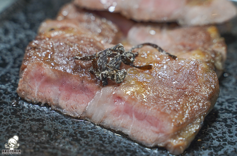 明燒肉 高雄燒肉 包廂 海鮮 活撈 日本和牛 聚餐 約會 慶生 儀式感 好停車 