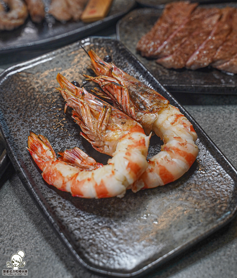 明燒肉 高雄燒肉 包廂 海鮮 活撈 日本和牛 聚餐 約會 慶生 儀式感 好停車 