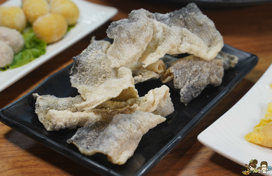 高雄美食 麻辣烤魚 酸菜魚 烤魚 火鍋 鍋物 來漁樂 灑椒 鍋物 石頭火鍋 聚餐