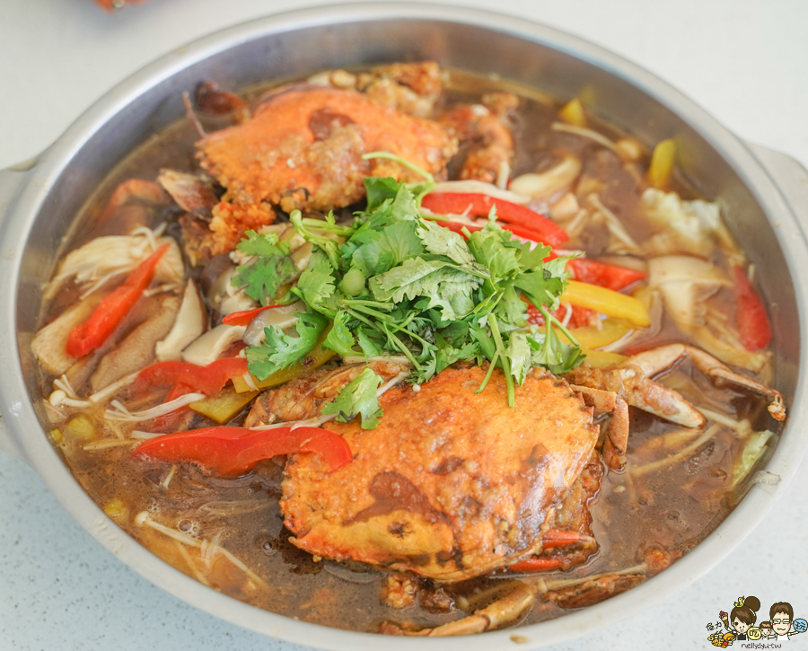 小琉球美食 熱炒 聚餐 和菜 蜂巢蝦 獨特 海鮮 鍋物 砂鍋 必吃 老饕 景觀 美景 碼頭