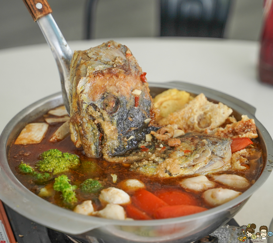 小琉球美食 熱炒 聚餐 和菜 蜂巢蝦 獨特 海鮮 鍋物 砂鍋 必吃 老饕 景觀 美景 碼頭