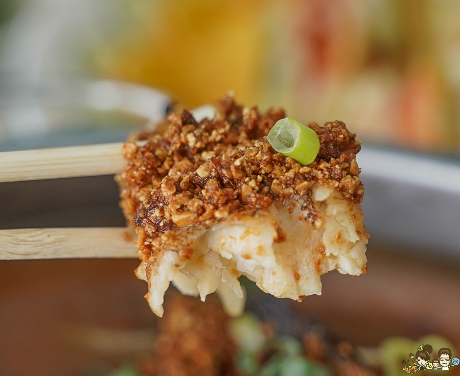 小琉球美食 熱炒 聚餐 和菜 蜂巢蝦 獨特 海鮮 鍋物 砂鍋 必吃 老饕 景觀 美景 碼頭