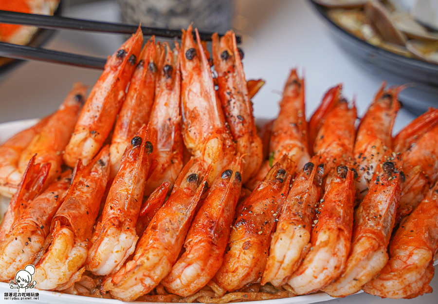 楠梓美食 海鮮 金三益 手搖飲料 聚餐 晚餐 消夜 痛風 海鮮必吃 生蠔 爆量 浮誇 網美 楠梓必吃