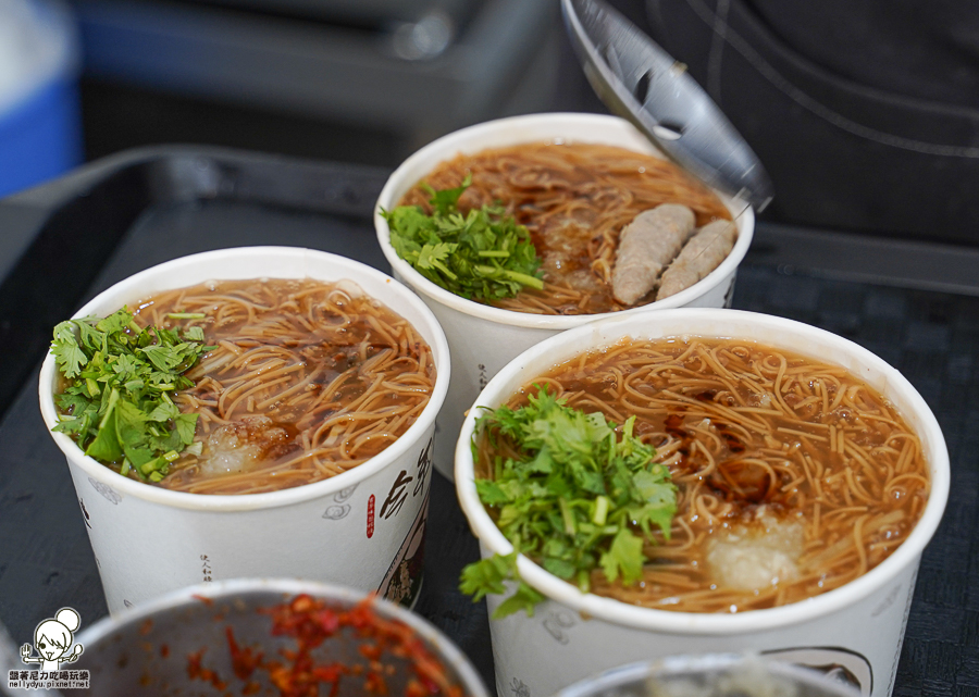 今年貴焿 麵線糊 銅板美食 高雄起家 高雄美食 招牌 首選 麵線糊推薦 好吃 堅果辣椒 