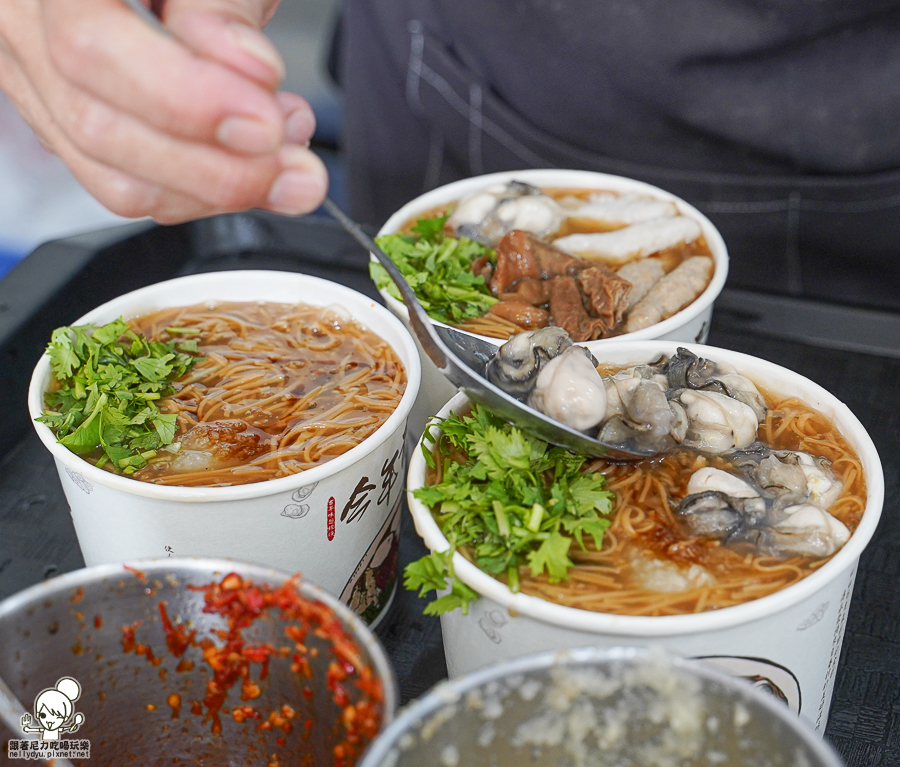 今年貴焿 麵線糊 銅板美食 高雄起家 高雄美食 招牌 首選 麵線糊推薦 好吃 堅果辣椒 