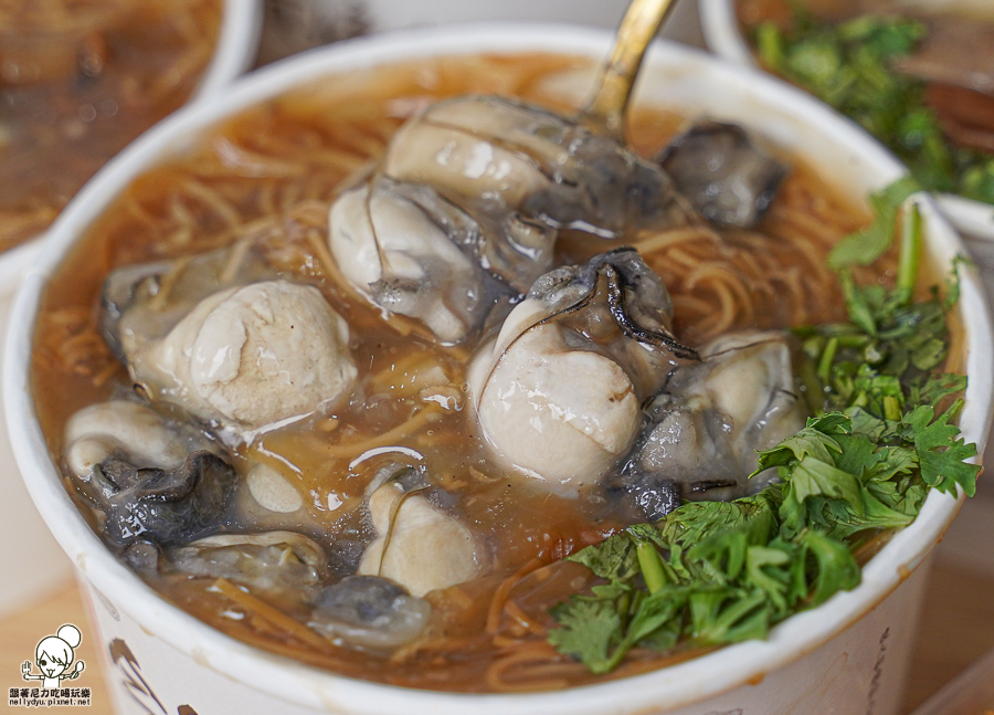 今年貴焿 麵線糊 銅板美食 高雄起家 高雄美食 招牌 首選 麵線糊推薦 好吃 堅果辣椒 