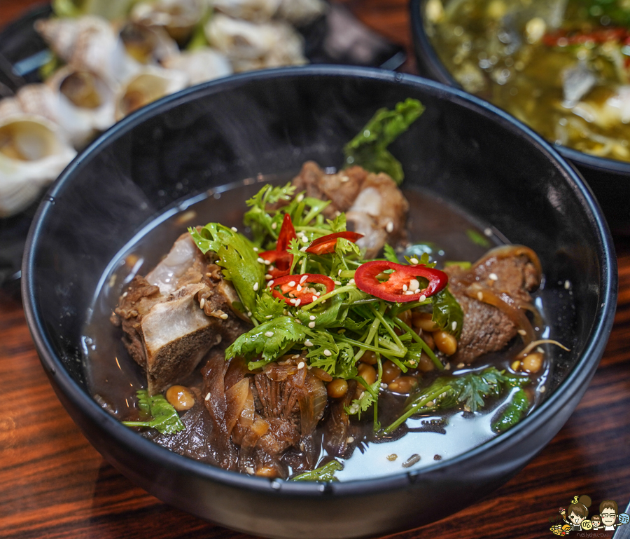 烤骨學院 串串 烤物 聚餐 用餐 隱藏版 巷弄美食 高雄聚餐 聚會 家庭聚餐 捷運美食