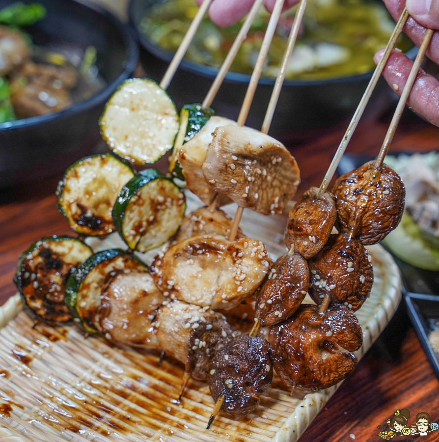 烤骨學院 串串 烤物 聚餐 用餐 隱藏版 巷弄美食 高雄聚餐 聚會 家庭聚餐 捷運美食