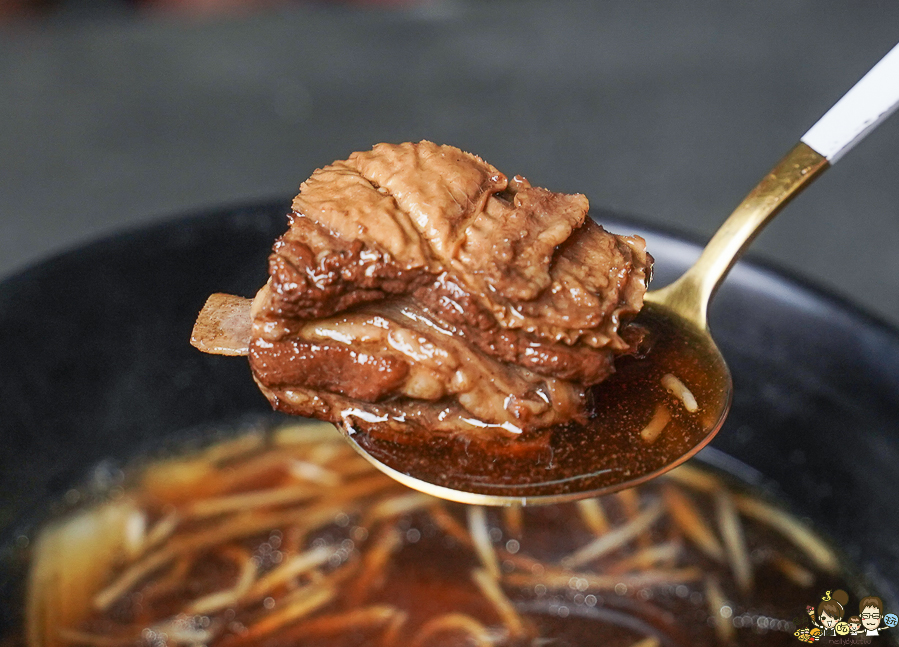 哈瑪星 渡船頭 吃美食 旅遊 高雄景點 高雄哈瑪星 必吃 好吃 中山大學 港濱祭 民宿推薦