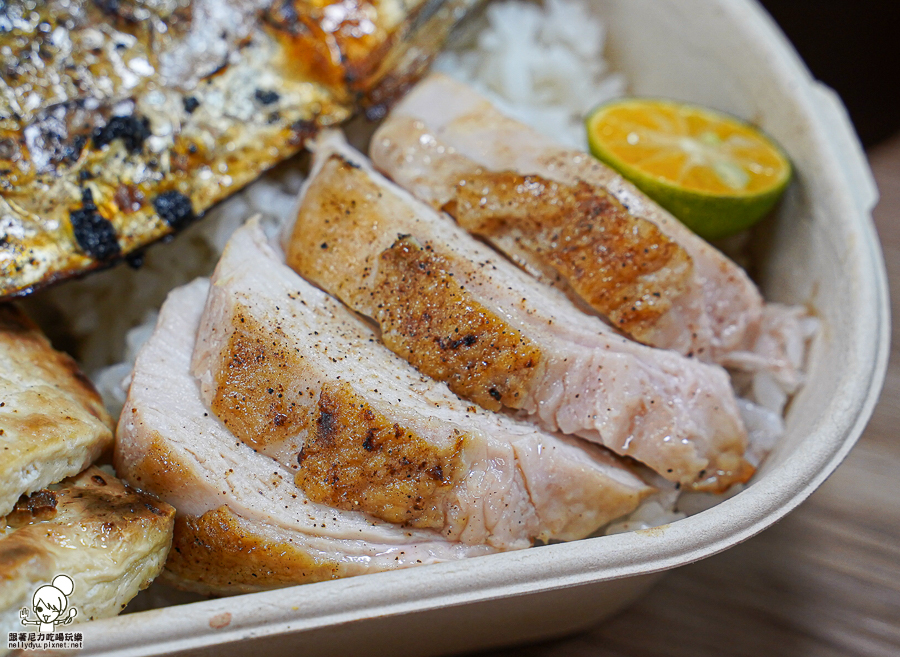 蛋白質 外帶餐盒 便當 手作 牛肉漢堡排 肉排 日式 排隊 高雄美食