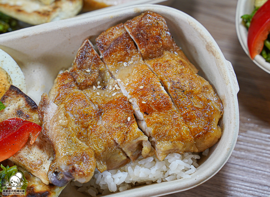 蛋白質 外帶餐盒 便當 手作 牛肉漢堡排 肉排 日式 排隊 高雄美食