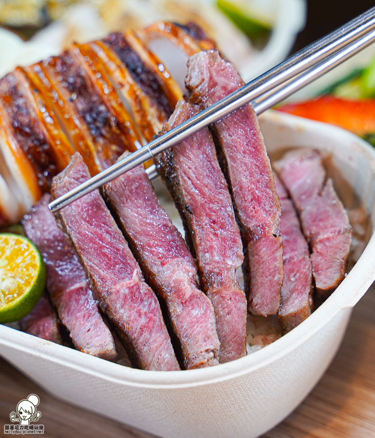 蛋白質 外帶餐盒 便當 手作 牛肉漢堡排 肉排 日式 排隊 高雄美食