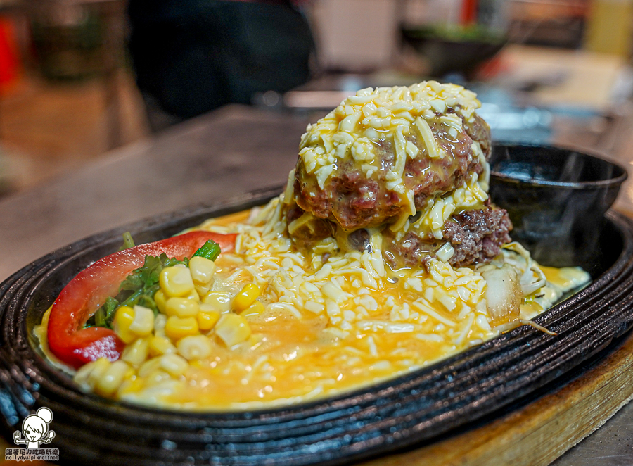 蛋白質 外帶餐盒 便當 手作 牛肉漢堡排 肉排 日式 排隊 高雄美食