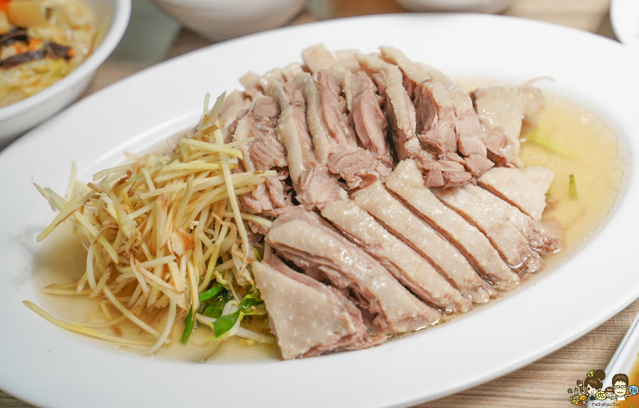 玖肆鴨霸 小琉球必吃 小琉球美食 鴨肉 熱炒 鮮味 新鮮 圓桌 聚餐 聚會 潛水客推薦