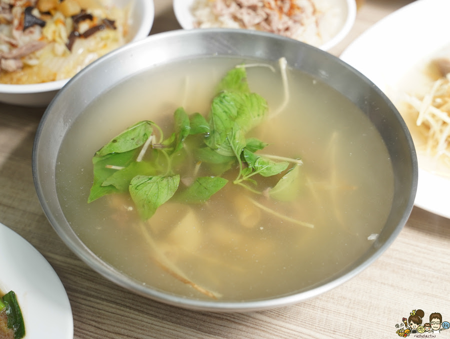 玖肆鴨霸 小琉球必吃 小琉球美食 鴨肉 熱炒 鮮味 新鮮 圓桌 聚餐 聚會 潛水客推薦