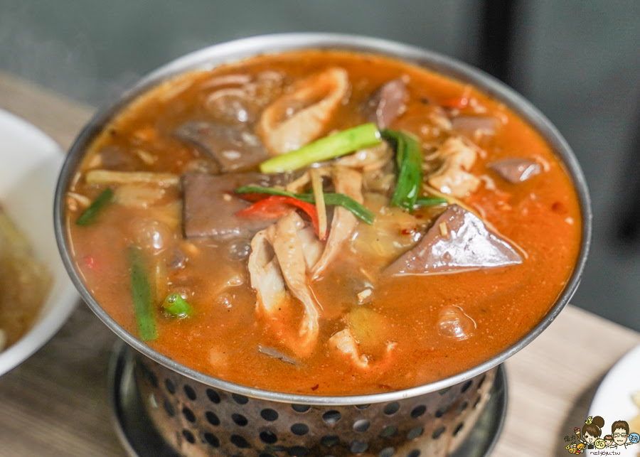 玖肆鴨霸 小琉球必吃 小琉球美食 鴨肉 熱炒 鮮味 新鮮 圓桌 聚餐 聚會 潛水客推薦