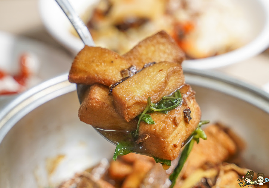 玖肆鴨霸 小琉球必吃 小琉球美食 鴨肉 熱炒 鮮味 新鮮 圓桌 聚餐 聚會 潛水客推薦