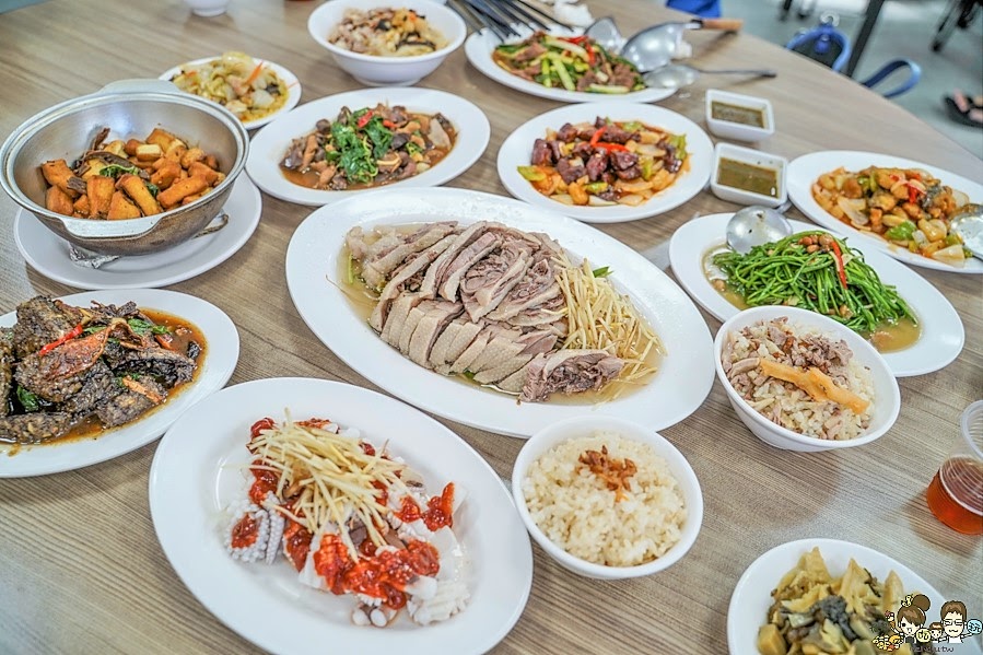 玖肆鴨霸 小琉球必吃 小琉球美食 鴨肉 熱炒 鮮味 新鮮 圓桌 聚餐 聚會 潛水客推薦