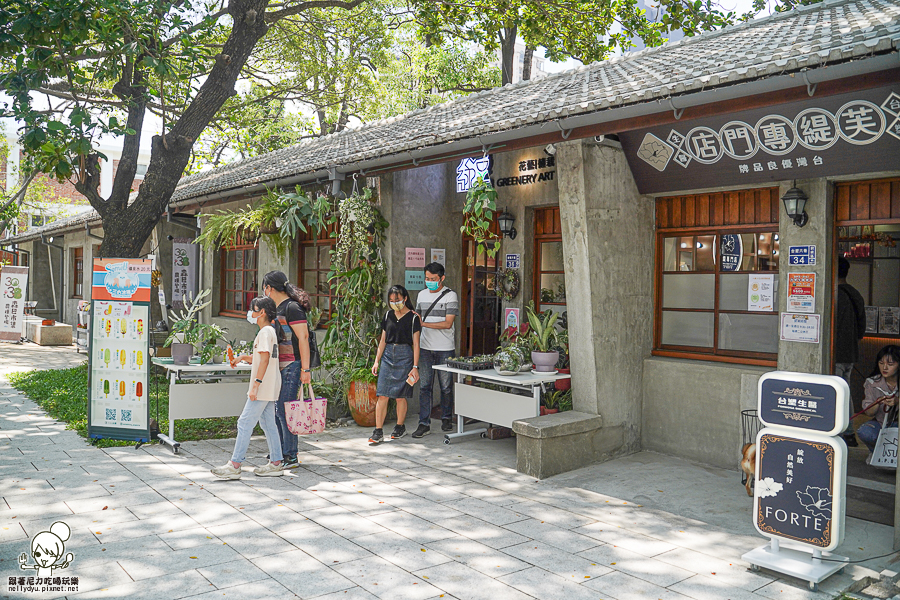 台塑王氏昆仲公園 美食 甜點 市集 商店 文創 高雄景點 高雄旅遊 王永慶、王永在