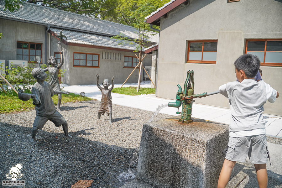 台塑王氏昆仲公園 美食 甜點 市集 商店 文創 高雄景點 高雄旅遊 王永慶、王永在