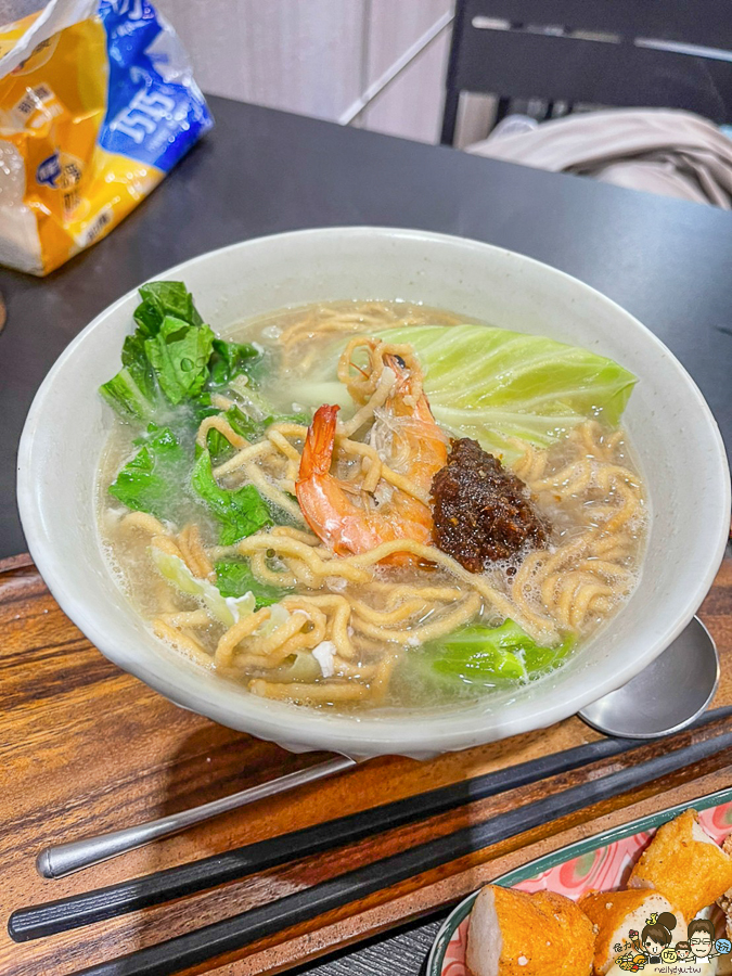 左營 巨蛋 鹹酥雞 香雞排 鍋燒意麵 午餐 晚餐 巷弄 午春吉 好吃 必吃 高雄美食