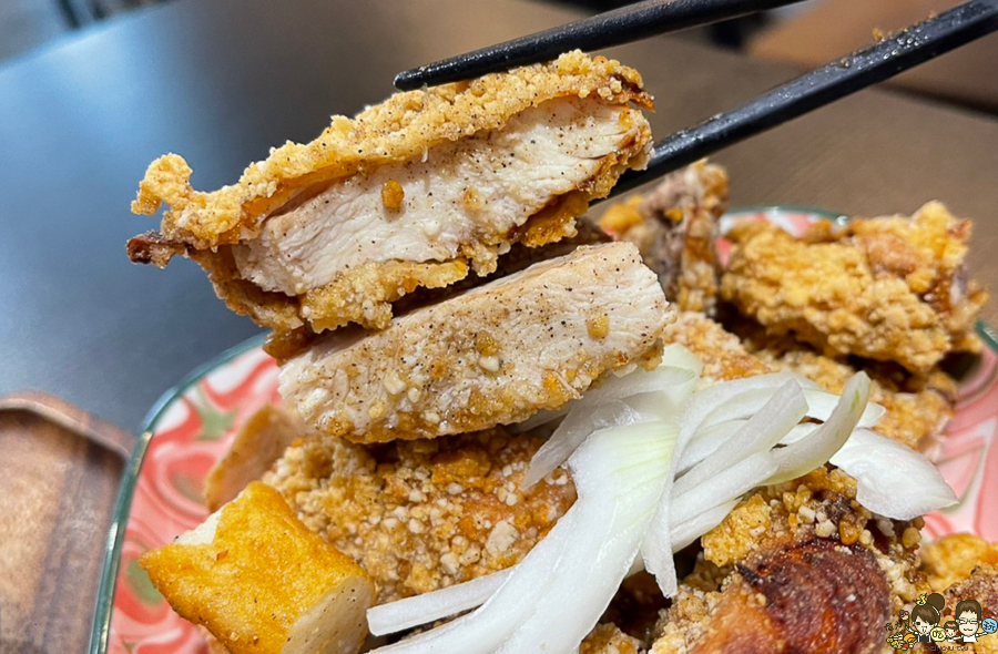 左營 巨蛋 鹹酥雞 香雞排 鍋燒意麵 午餐 晚餐 巷弄 午春吉 好吃 必吃 高雄美食