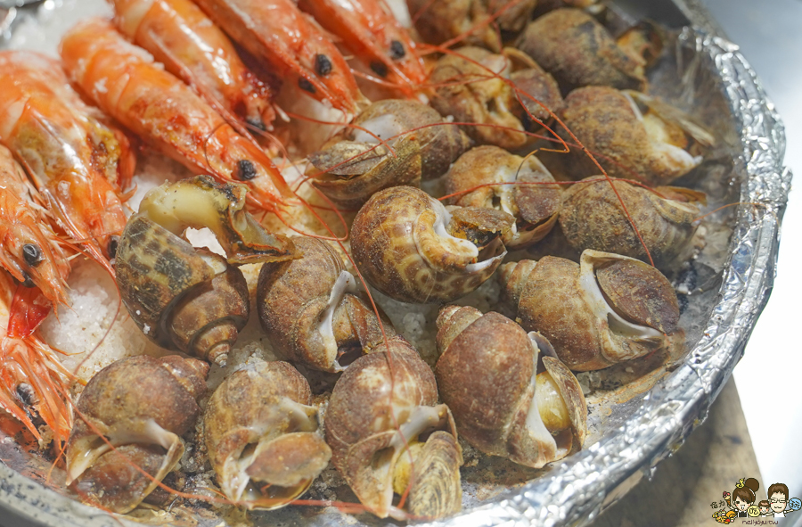 青年夜市 夜市美食 好吃 推薦 海公公大排檔 大排檔 海鮮 青蚵 火烤魚 烤魚 烤海鮮 平價海鮮