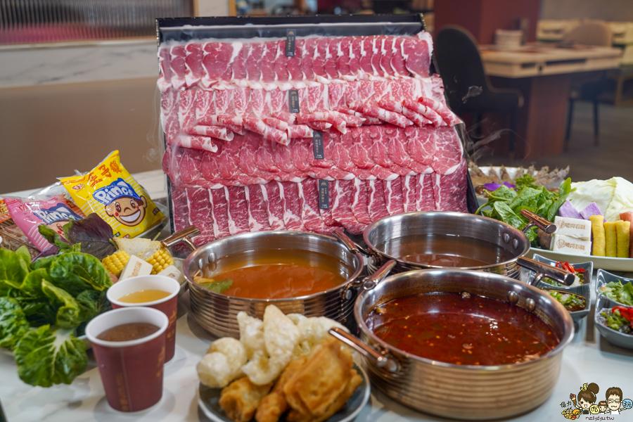 鍋物 火鍋 美術館 美食 餐廳 吃到飽 自助吧 肉肉盤 肉瀑布 嗑肉石鍋 美術店