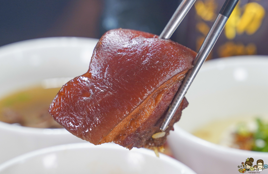 三輪懷舊肉燥飯 肉燥飯 古早味 懷舊 蒸蛋湯 排骨 紅糟 高雄必吃 高雄美食