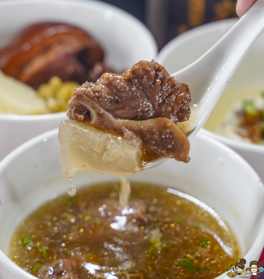 三輪懷舊肉燥飯 肉燥飯 古早味 懷舊 蒸蛋湯 排骨 紅糟 高雄必吃 高雄美食