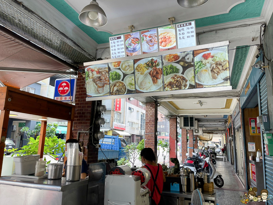 洪師傅肉燥飯 肉燥飯 便當 餐盒 煎魚 辣雞飯 腿庫 腳庫 台式 鍋燒 高雄美食