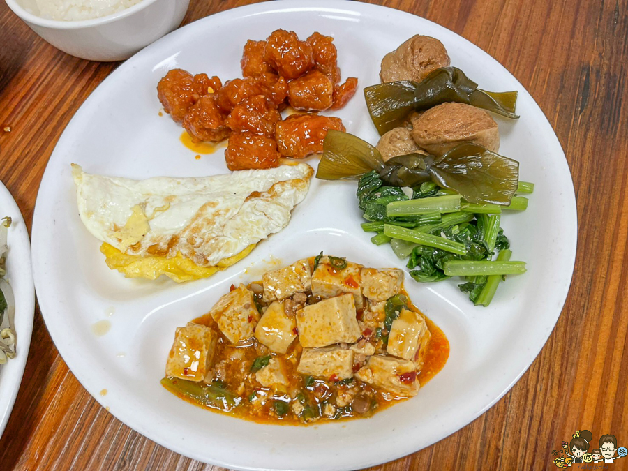 洪師傅肉燥飯 肉燥飯 便當 餐盒 煎魚 辣雞飯 腿庫 腳庫 台式 鍋燒 高雄美食