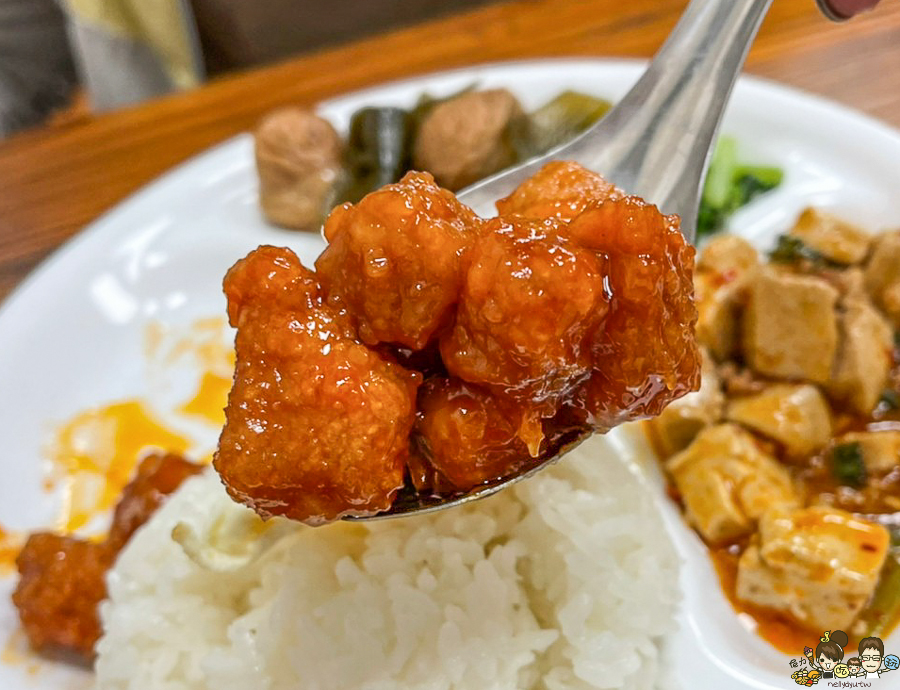 洪師傅肉燥飯 肉燥飯 便當 餐盒 煎魚 辣雞飯 腿庫 腳庫 台式 鍋燒 高雄美食