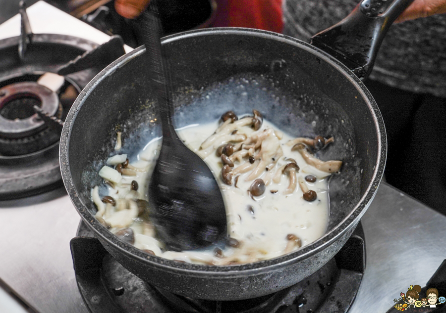 感丼現食料理 高雄丼飯 麵食 拉麵 生魚片 鮭魚 干貝 鳳山火車站 學區美食