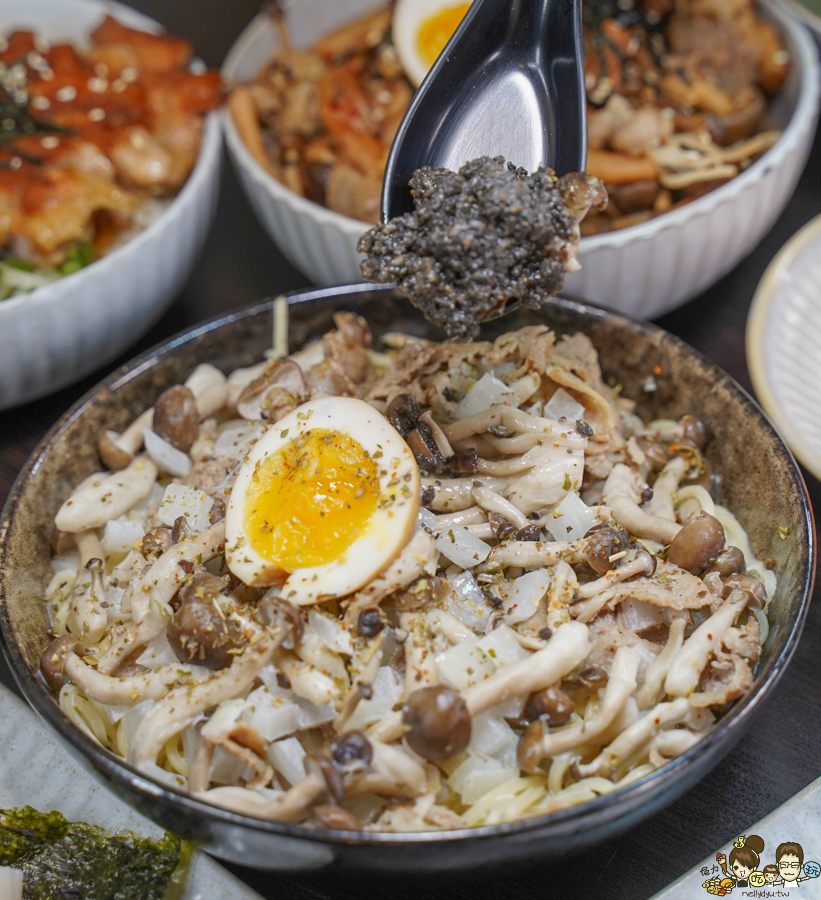 感丼現食料理 高雄丼飯 麵食 拉麵 生魚片 鮭魚 干貝 鳳山火車站 學區美食