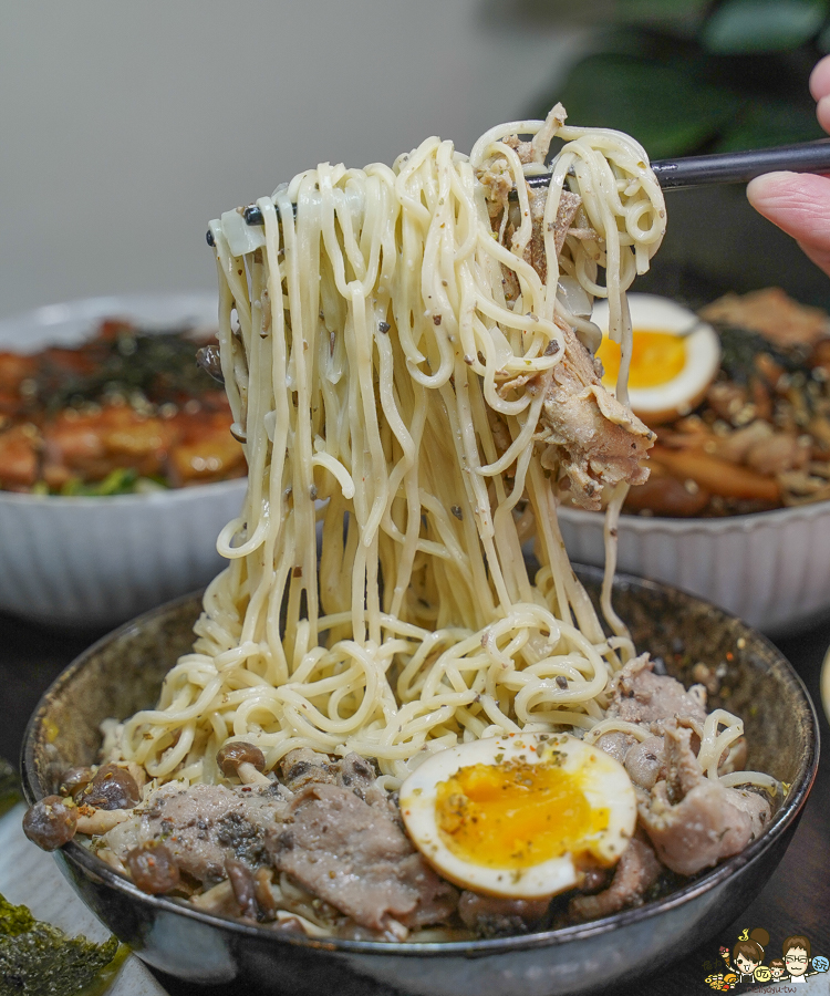 感丼現食料理 高雄丼飯 麵食 拉麵 生魚片 鮭魚 干貝 鳳山火車站 學區美食