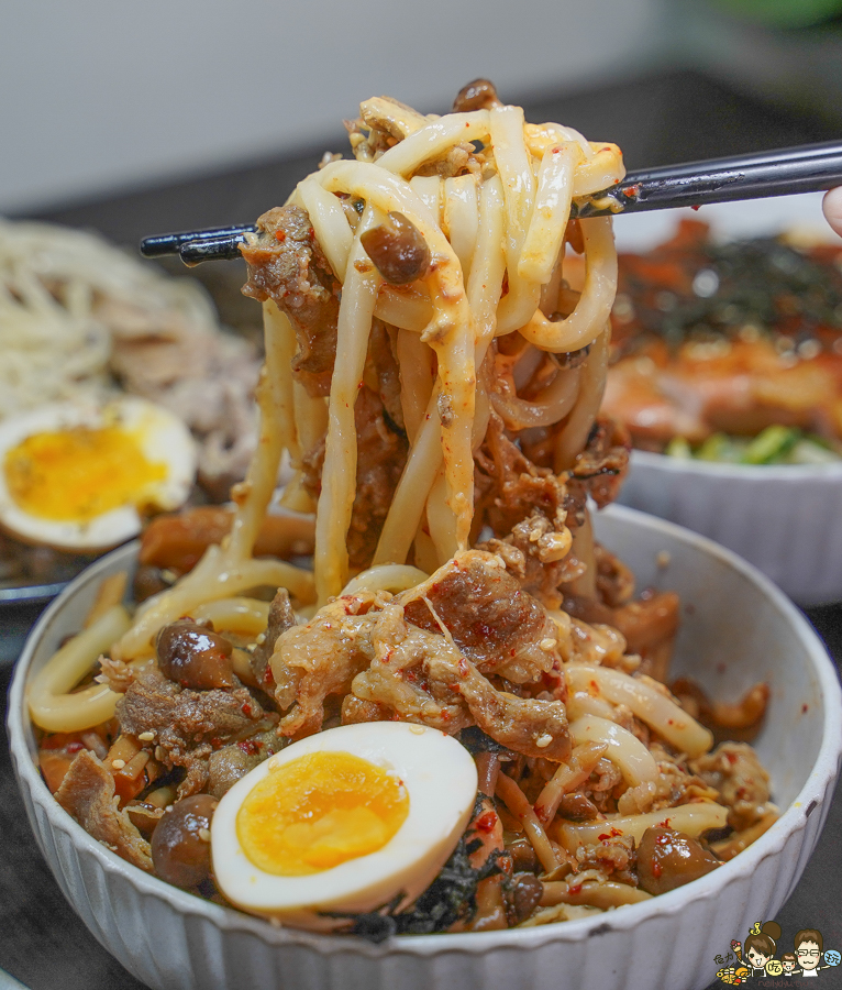 感丼現食料理 高雄丼飯 麵食 拉麵 生魚片 鮭魚 干貝 鳳山火車站 學區美食