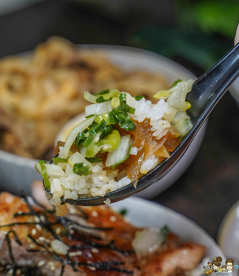 感丼現食料理 高雄丼飯 麵食 拉麵 生魚片 鮭魚 干貝 鳳山火車站 學區美食